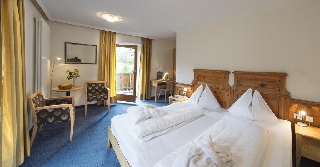 Dolomitenhotel Weisslahnbad Тирес Номер фото
